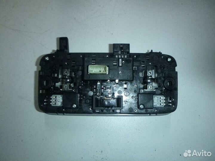 Плафон салона hyundai solaris 2017