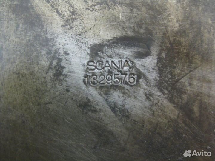Крышка кпп 1329576 scania, 4 - series