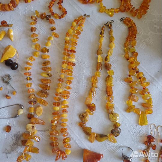 Янтарные украшения