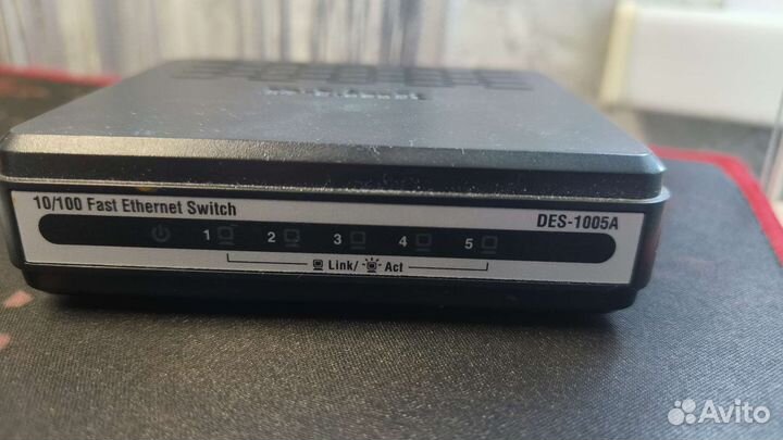 Коммутатор D-Link DES-1005A
