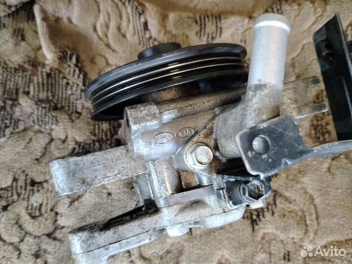 Насос гура kia Sportage 2