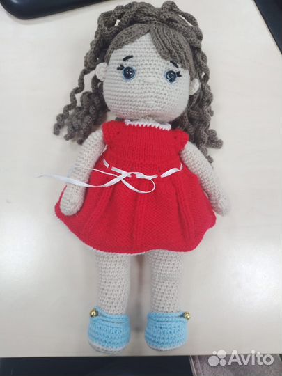 Продам вязанную куклу