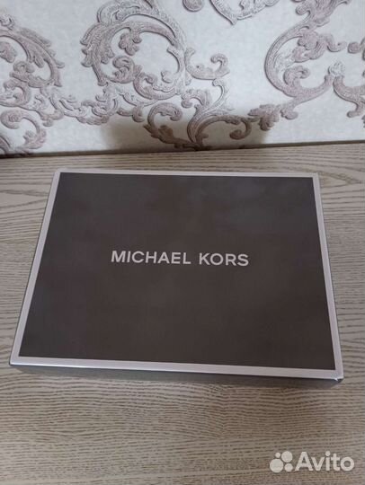 Подарочный набор шапка и шарф Michael Kors новый