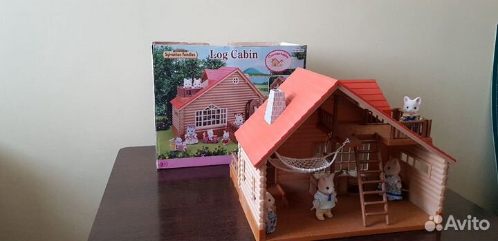 Коттедж Sylvanian families. Фигурки продаются отде