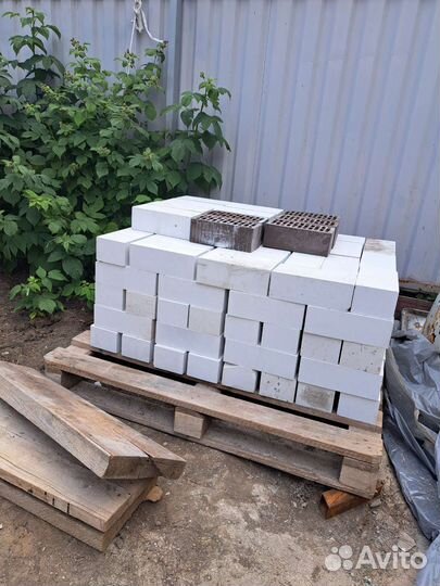 Продам кирпич