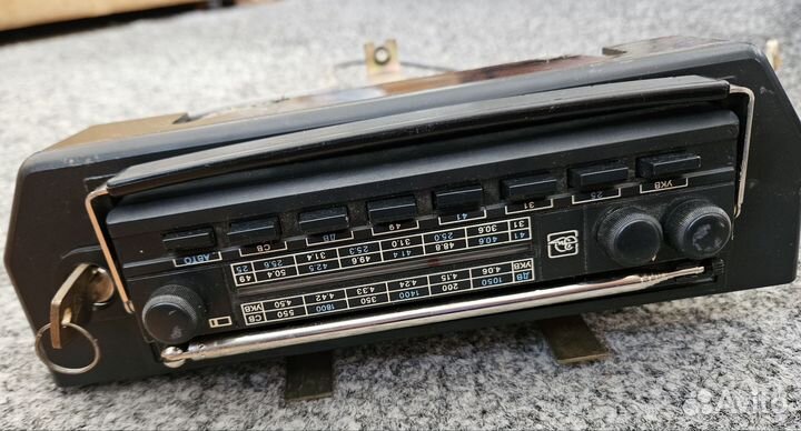 Автомагнитола СССР радиоприемник урал авто