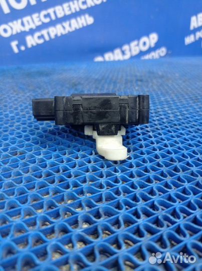 Моторчик заслонок отопителя Audi A6C6 седан ASN