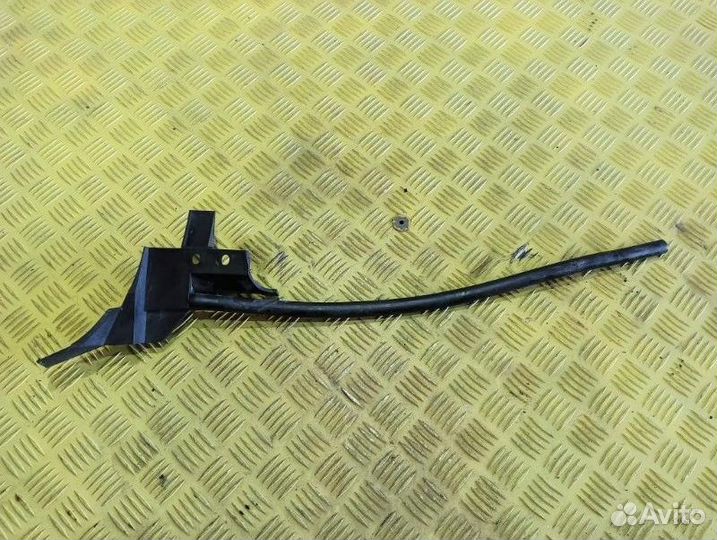 Кронштейн обтекателя кабины левый Man Tgl Tgm