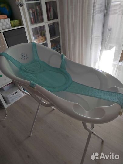 Ванночка для купания с подставкой