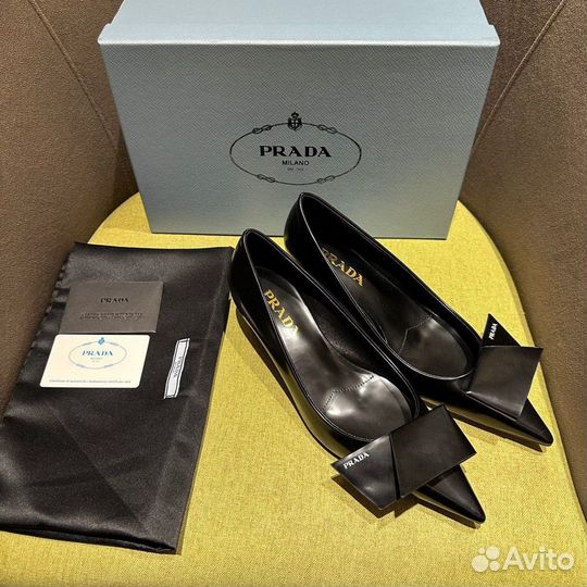 Женские туфли Prada