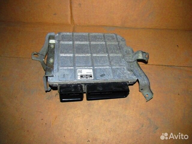 Блок управления двигателем Toyota Auris (E15)