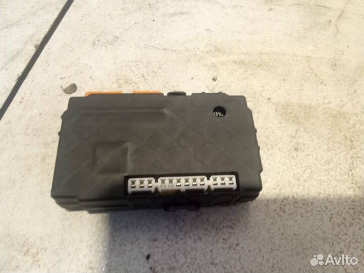 Блок управления Toyota Avensis (T220) AT220L 2000