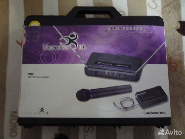 Радиомикрофон (головная гарнитура)