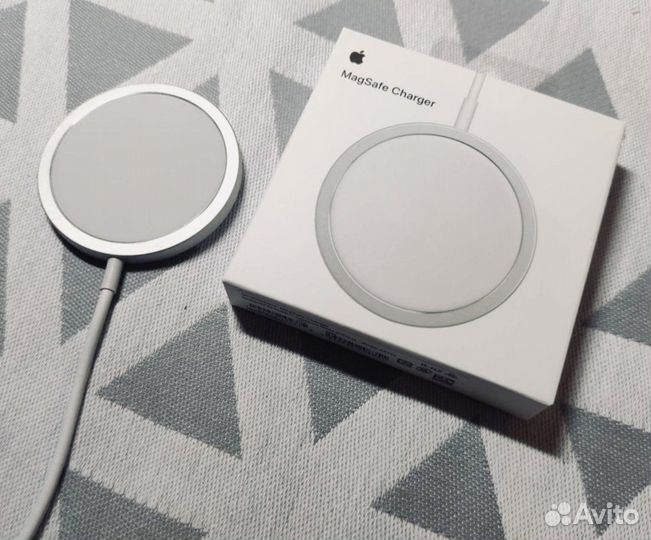 Беспроводная зарядка для iPhone Magsafe