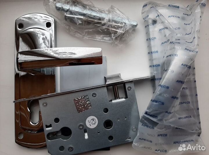 Замок врезной Apecs 1425, хром