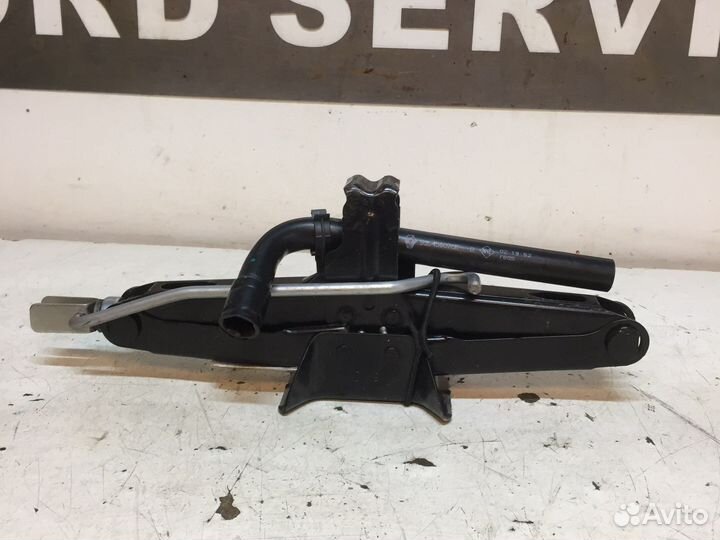 Домкрат Renault Duster 1