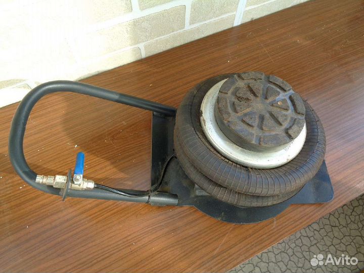 Домкрат пневматичечкий