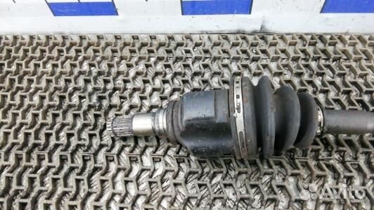 Привод передний левый toyota prius XW20 (SML02KS01