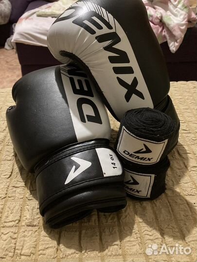 Боксерские перчатки 14 oz