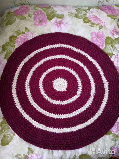 Коврик вязаный