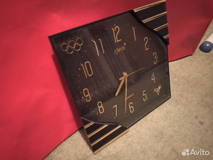 Настенные часы. Новые