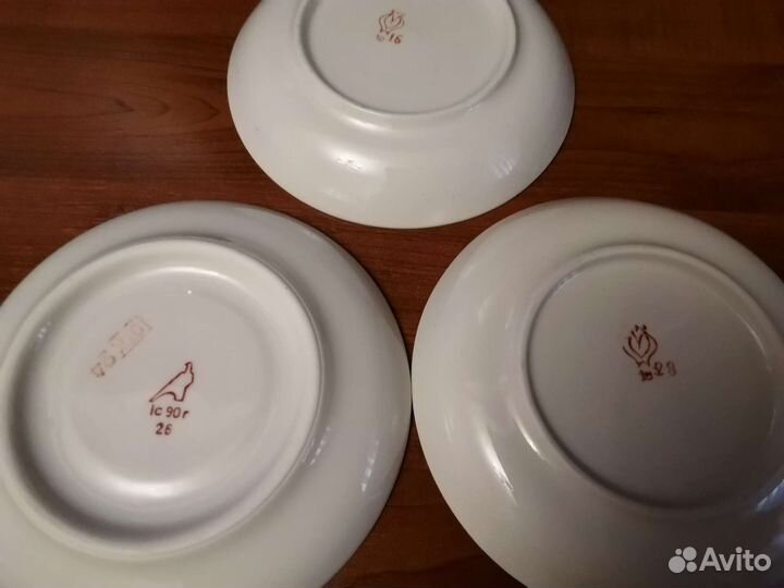 Чайные чашки, блюдца