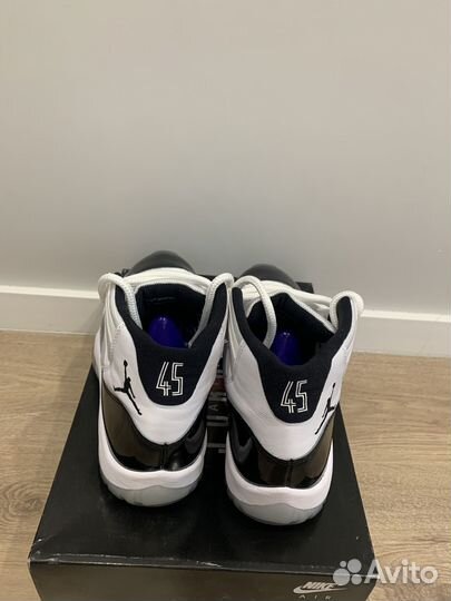 Air Jordan Retro 11 Concord