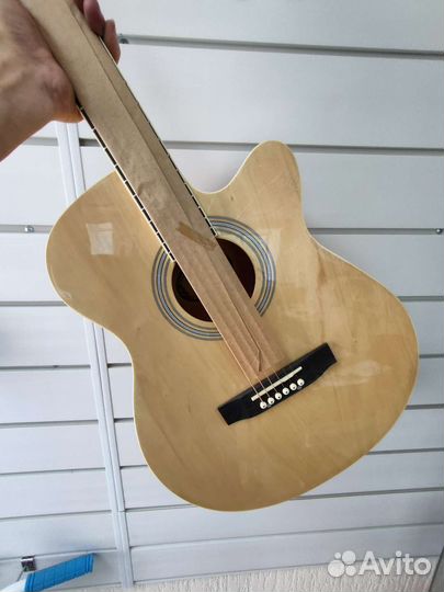 Акустическая гитара