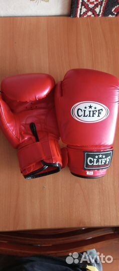 Боксерские перчатки