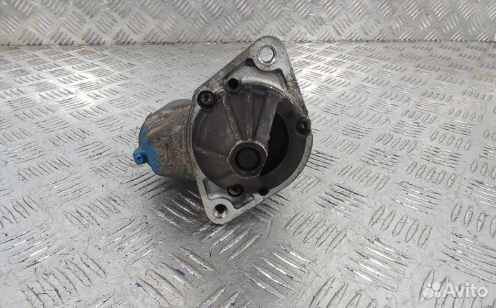 Стартер бензиновый на Mitsubishi Carisma