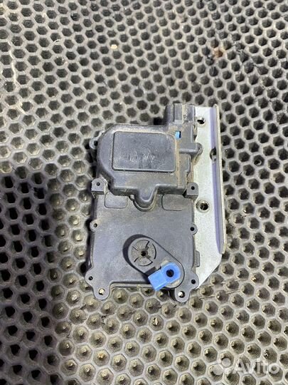 Сервопривод замка багажника Hyundai Santamo