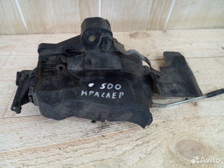 Б/У замок двери Crossfire 2004 1937200235 chrysler