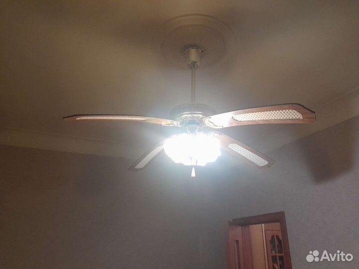 Вентилятор потолочный