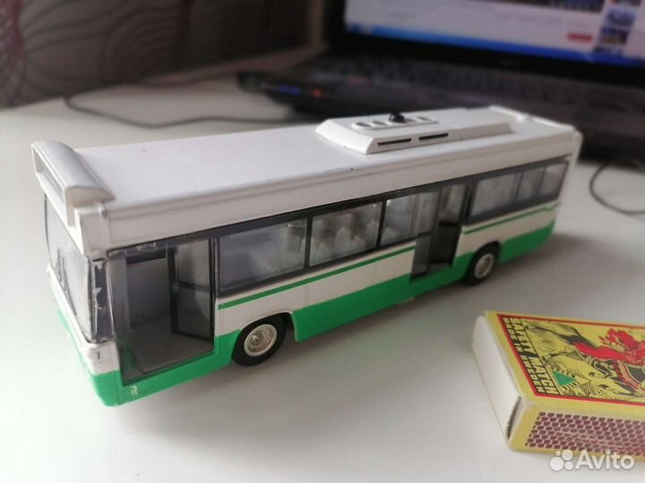 Игрушка автобус