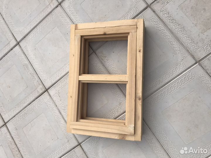 Деревянная оконная рама 600х400