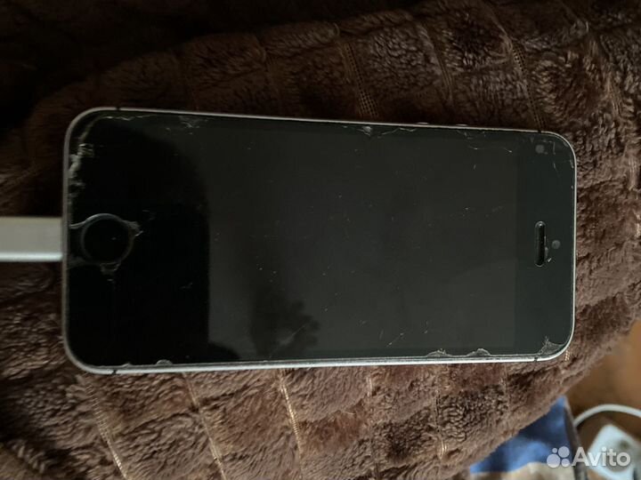 iPhone SE, 16 ГБ