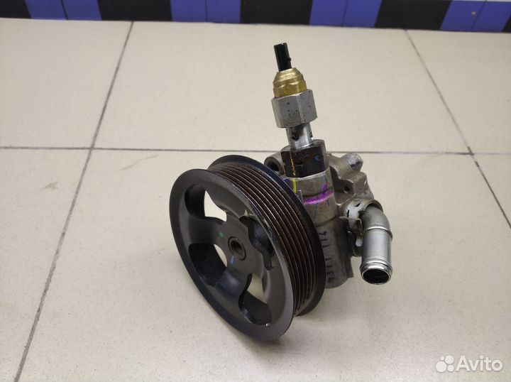 Насос гидроусилителя Hi Lux 2015