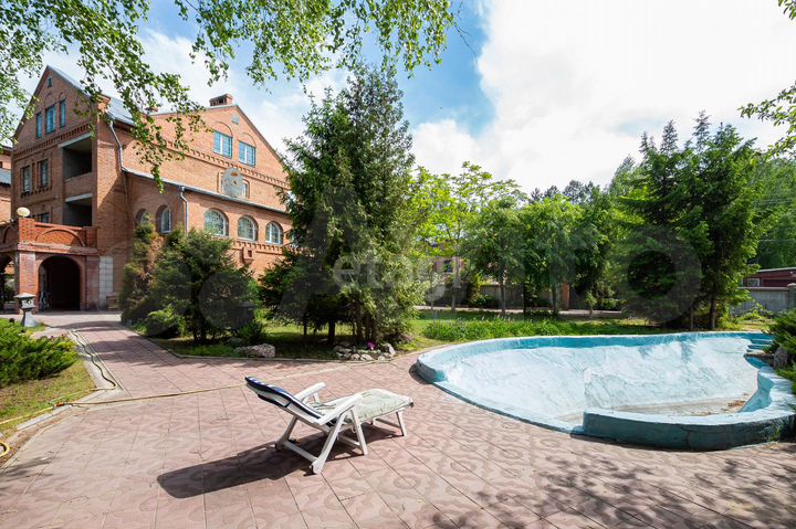 Коттедж 500 м² на участке 27 сот.