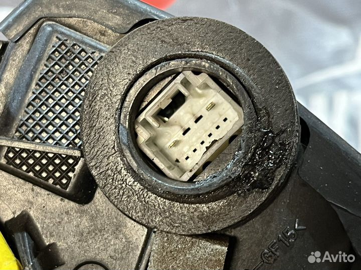 Замок двери передний правый toyota corolla 120