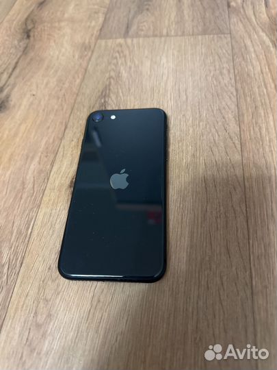 iPhone SE, 128 ГБ