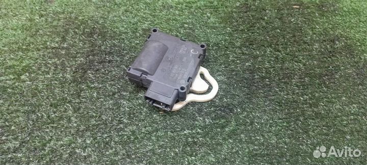 Моторчик заслонки печки Audi Audi A8 4E 2002-20