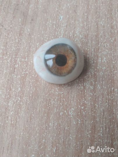 Глазной протез /левый