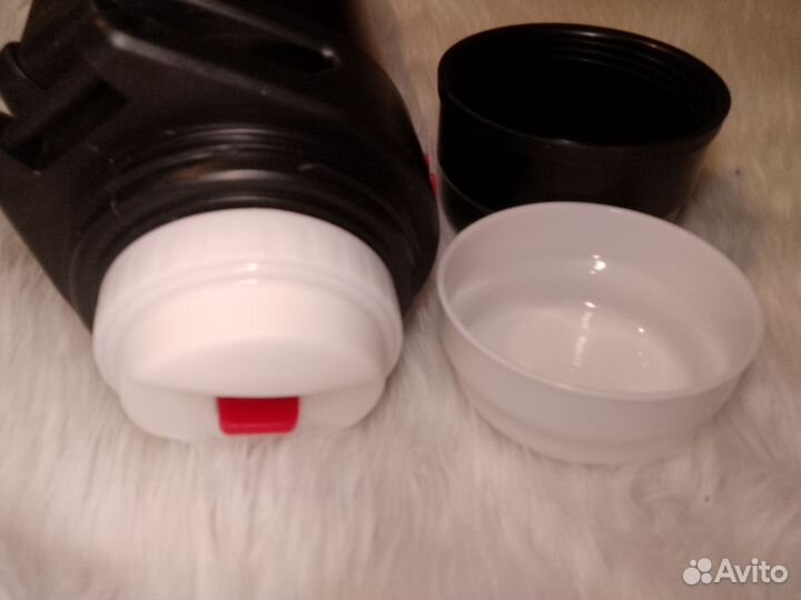 Термос 2 литра новый