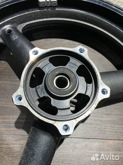 Переднее колесо для Suzuki GSX650F