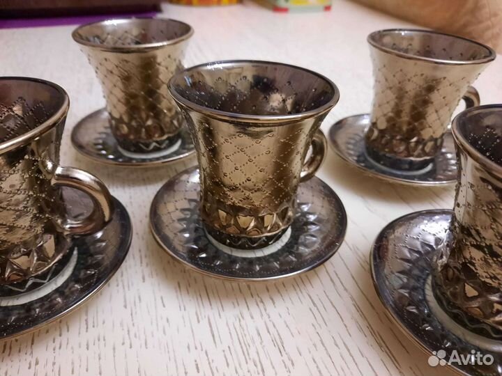 Кофейный сервиз, Цветное стекло