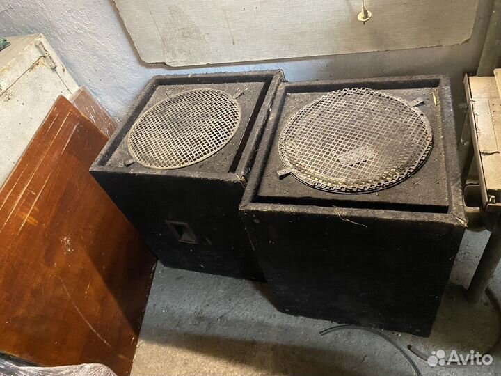 Короба для эстрадных динамиков