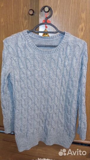 Свитер женский