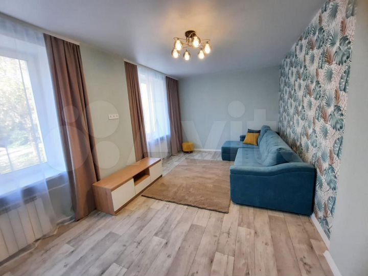 2-к. квартира, 60 м², 1/4 эт.