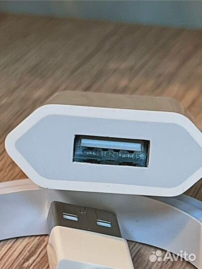 Оригинальная зарядка на iPhone 5w + кабель