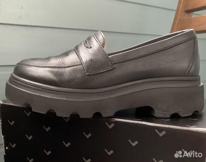 Лоферы женские 36